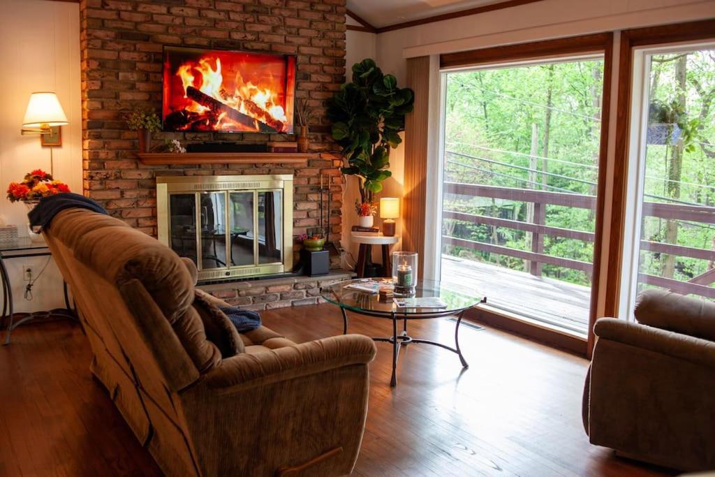 Modern Cabin With Hot Tub Grill Lake Beach Wineries Hiking Fishing And Hershey Park Family And Pet Friendly Superhosts On Ab&B Mount Gretna Ngoại thất bức ảnh