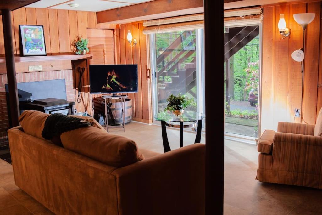 Modern Cabin With Hot Tub Grill Lake Beach Wineries Hiking Fishing And Hershey Park Family And Pet Friendly Superhosts On Ab&B Mount Gretna Ngoại thất bức ảnh