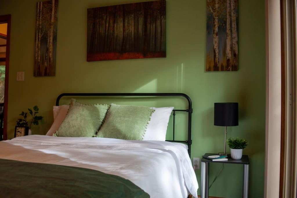 Modern Cabin With Hot Tub Grill Lake Beach Wineries Hiking Fishing And Hershey Park Family And Pet Friendly Superhosts On Ab&B Mount Gretna Ngoại thất bức ảnh
