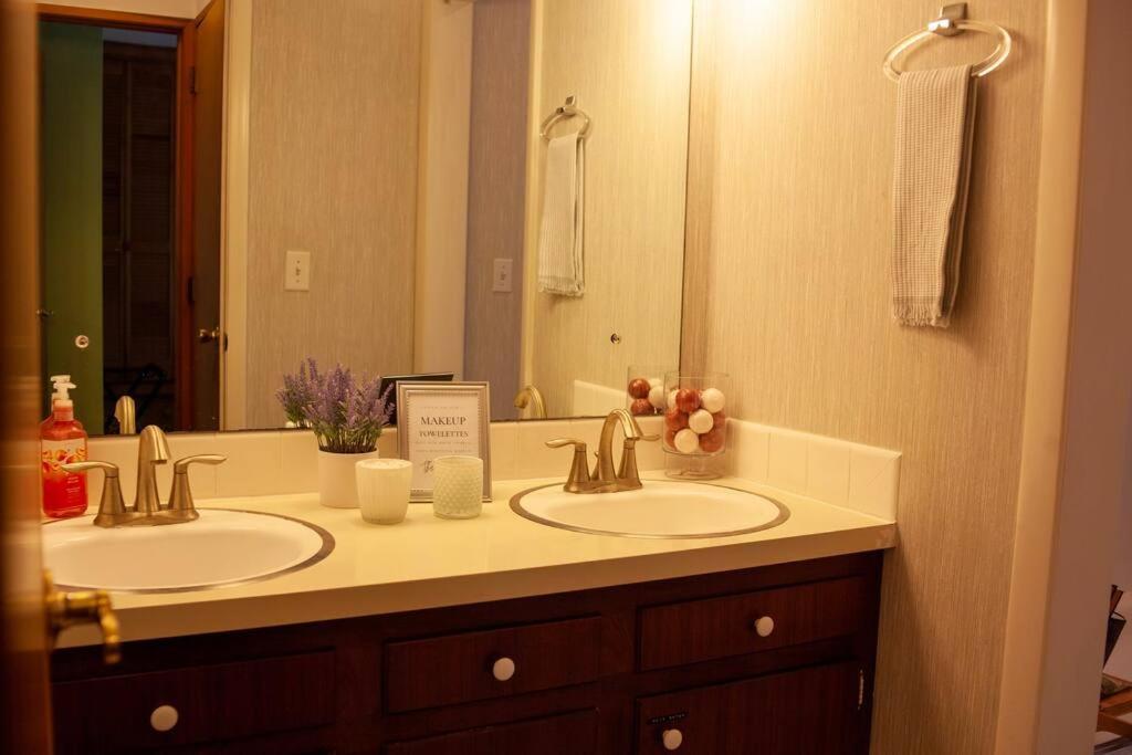 Modern Cabin With Hot Tub Grill Lake Beach Wineries Hiking Fishing And Hershey Park Family And Pet Friendly Superhosts On Ab&B Mount Gretna Ngoại thất bức ảnh